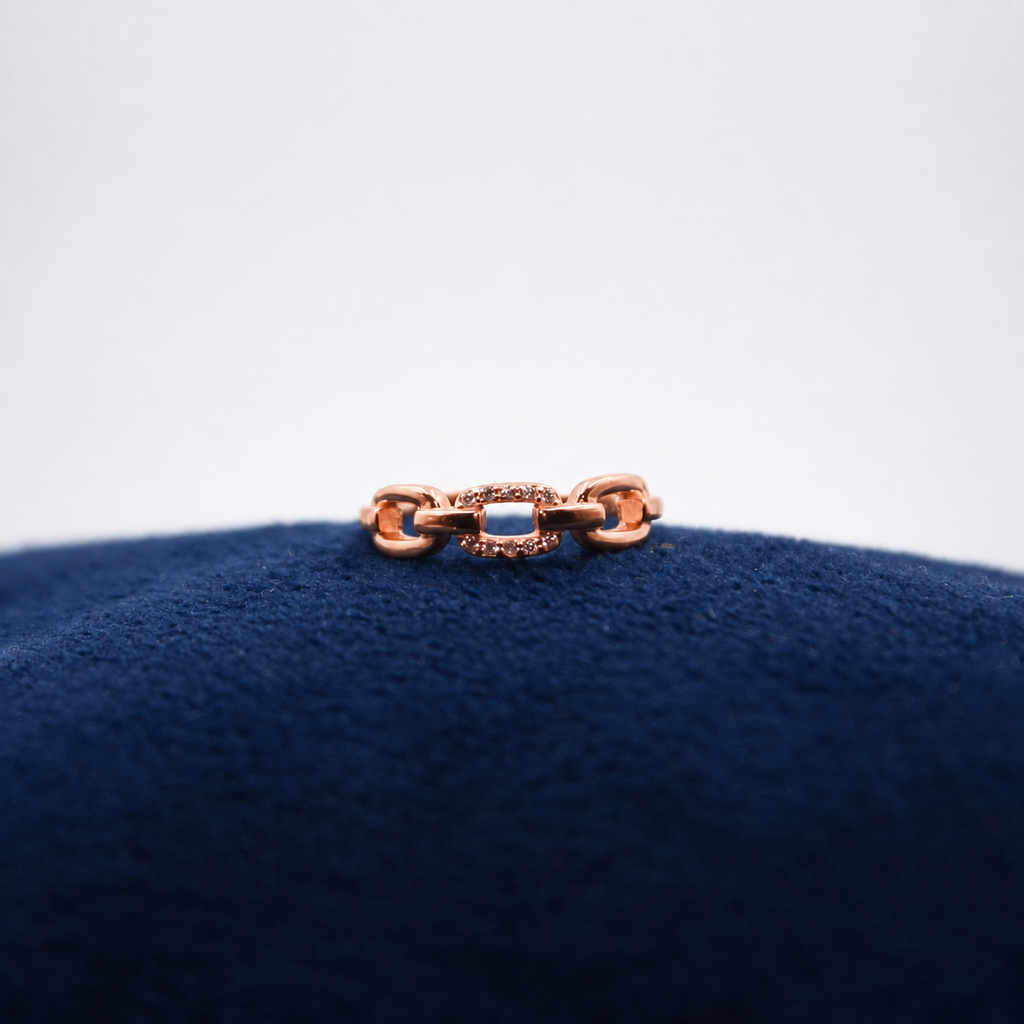 Roselle Interlinked Toe Ring