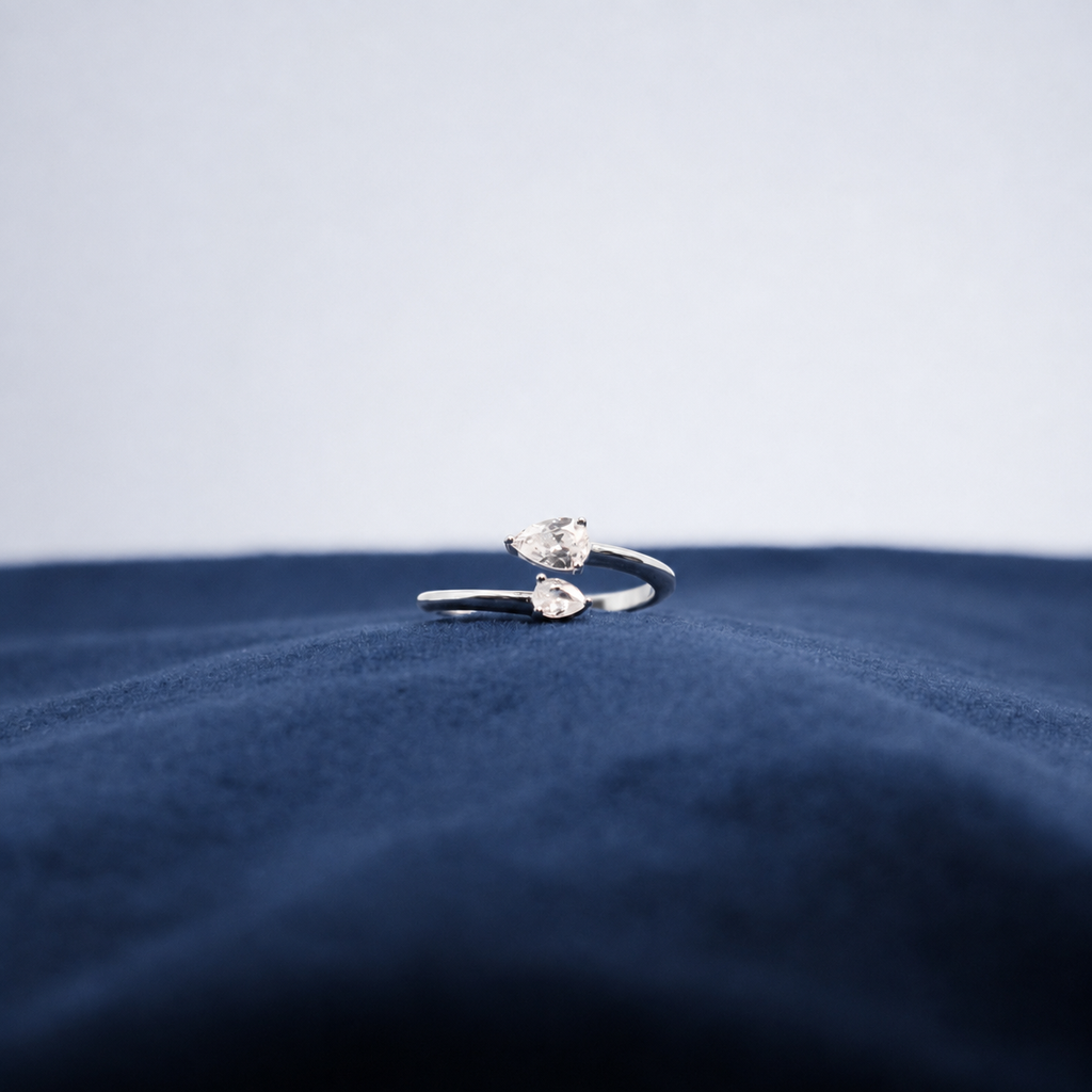 Silver Lucelle Teardrop Band