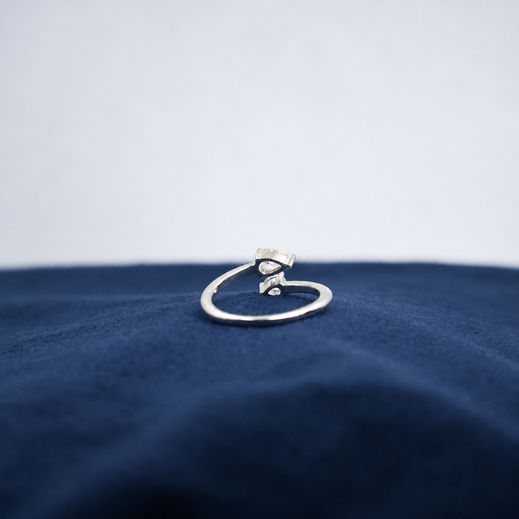 Silver Lucelle Teardrop Band