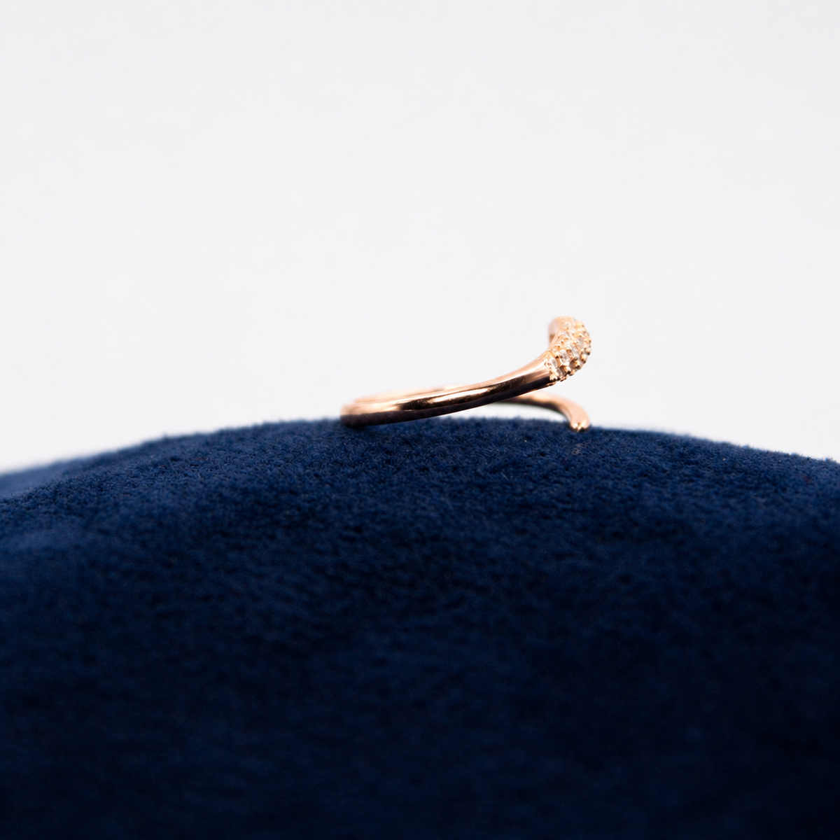 Roselle Crystal Curve Toe Ring