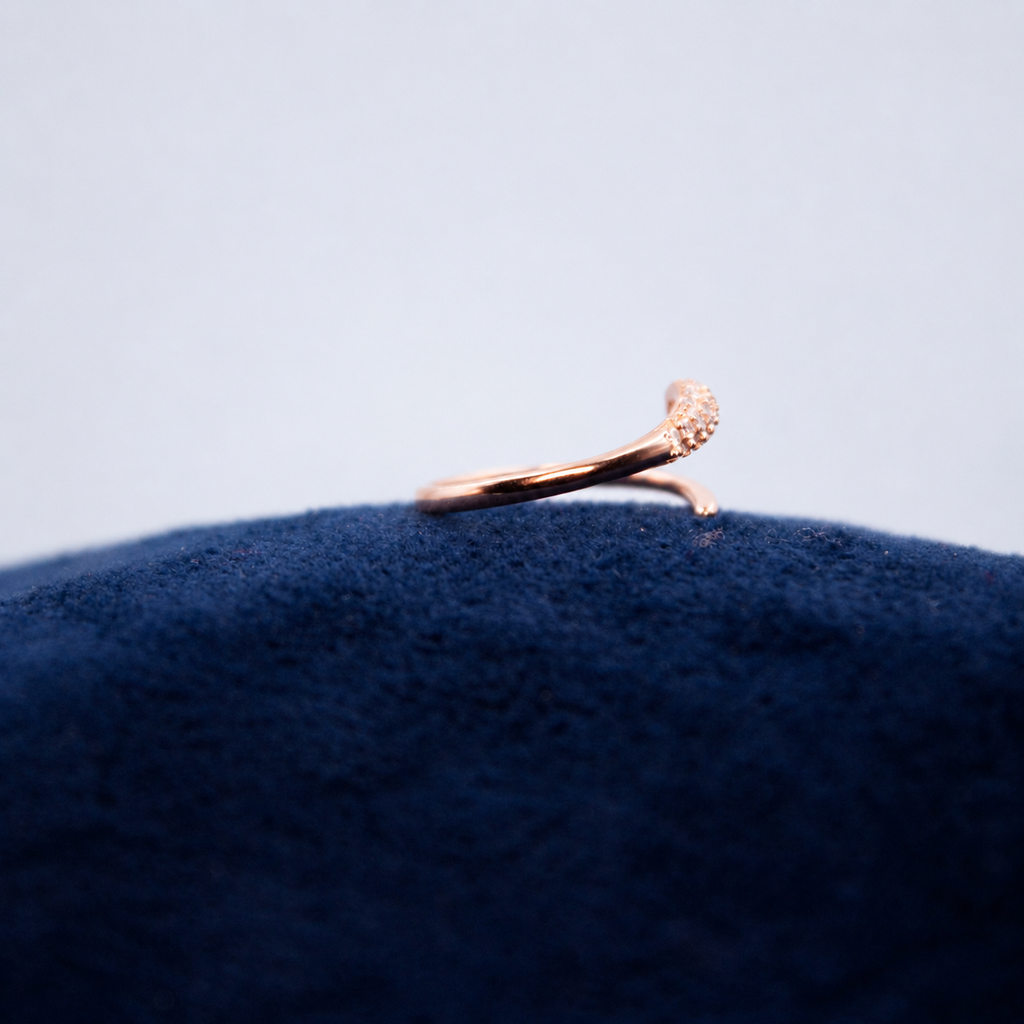 Roselle Crystal Curve Toe Ring
