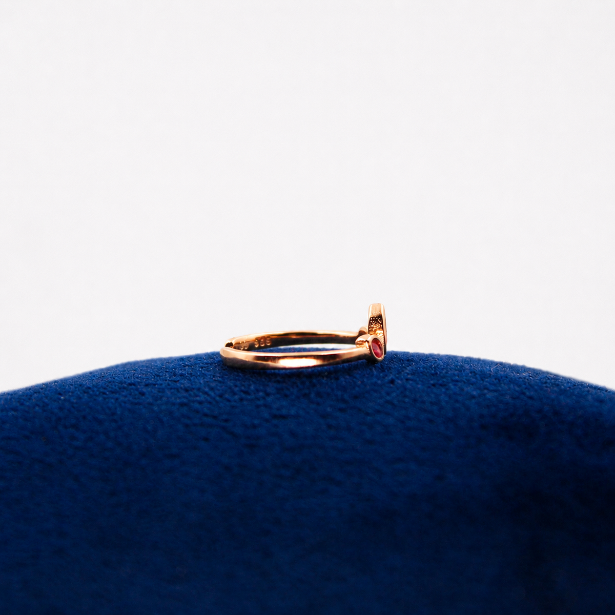 Rosé Ruby Leaf Toe Ring