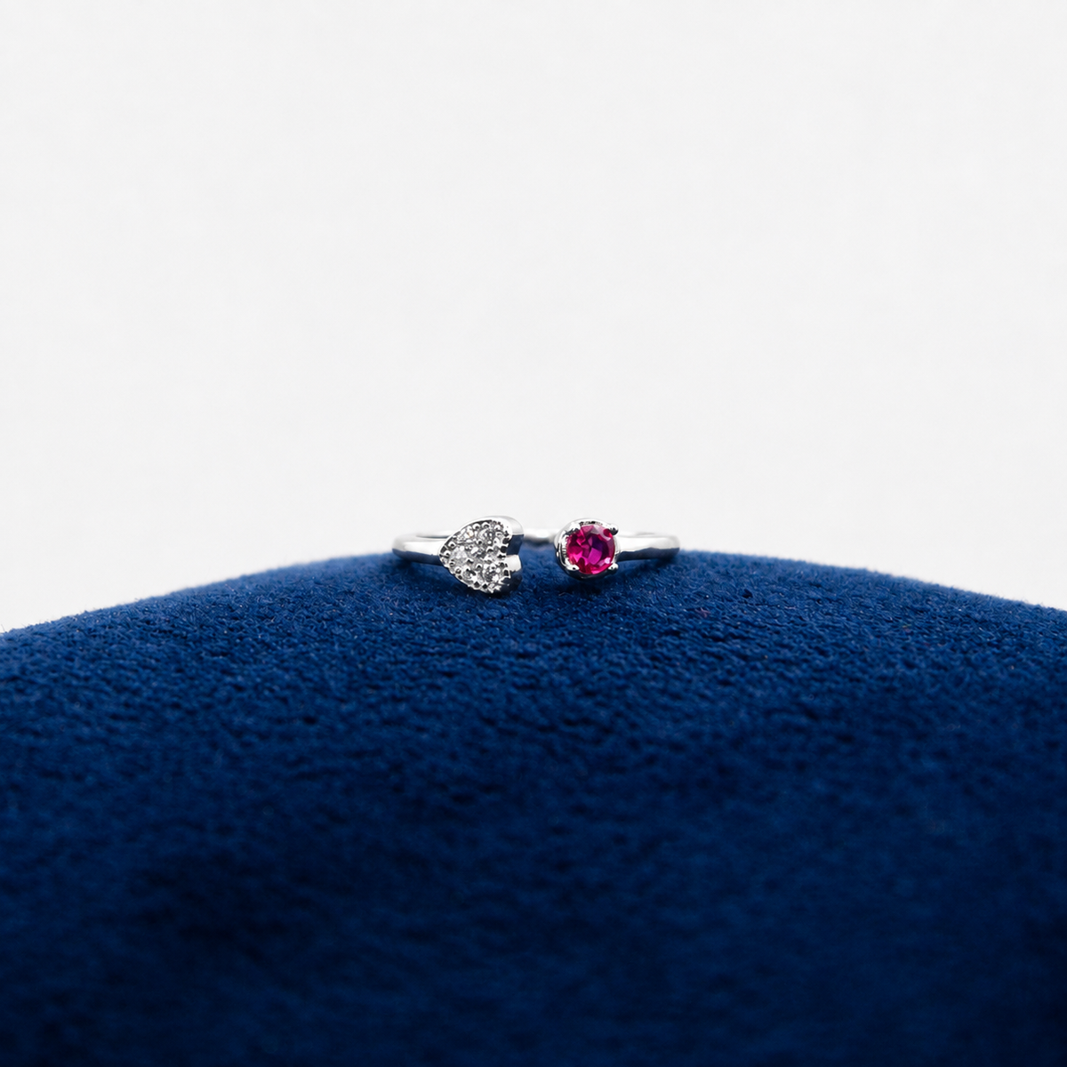 Silver Petal Éclat Toe Ring