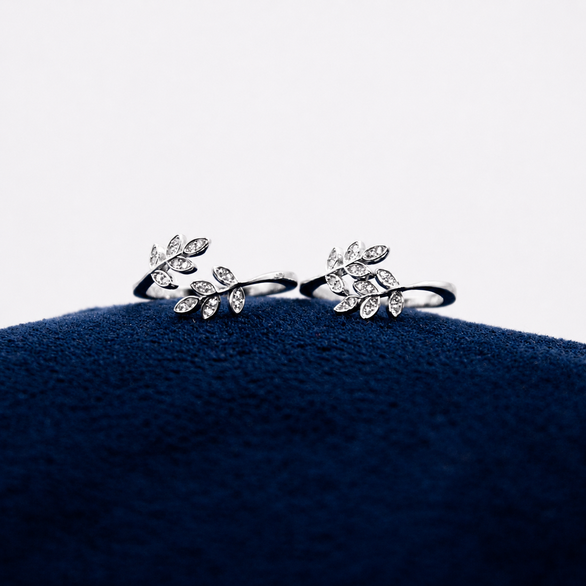 Silver Leaf Élan Toe Ring