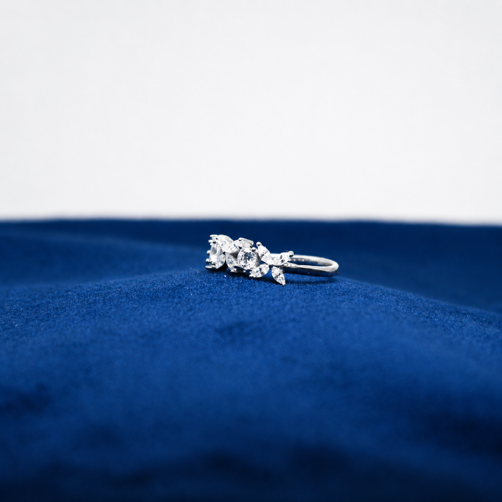Silver Petal Lumière Ring