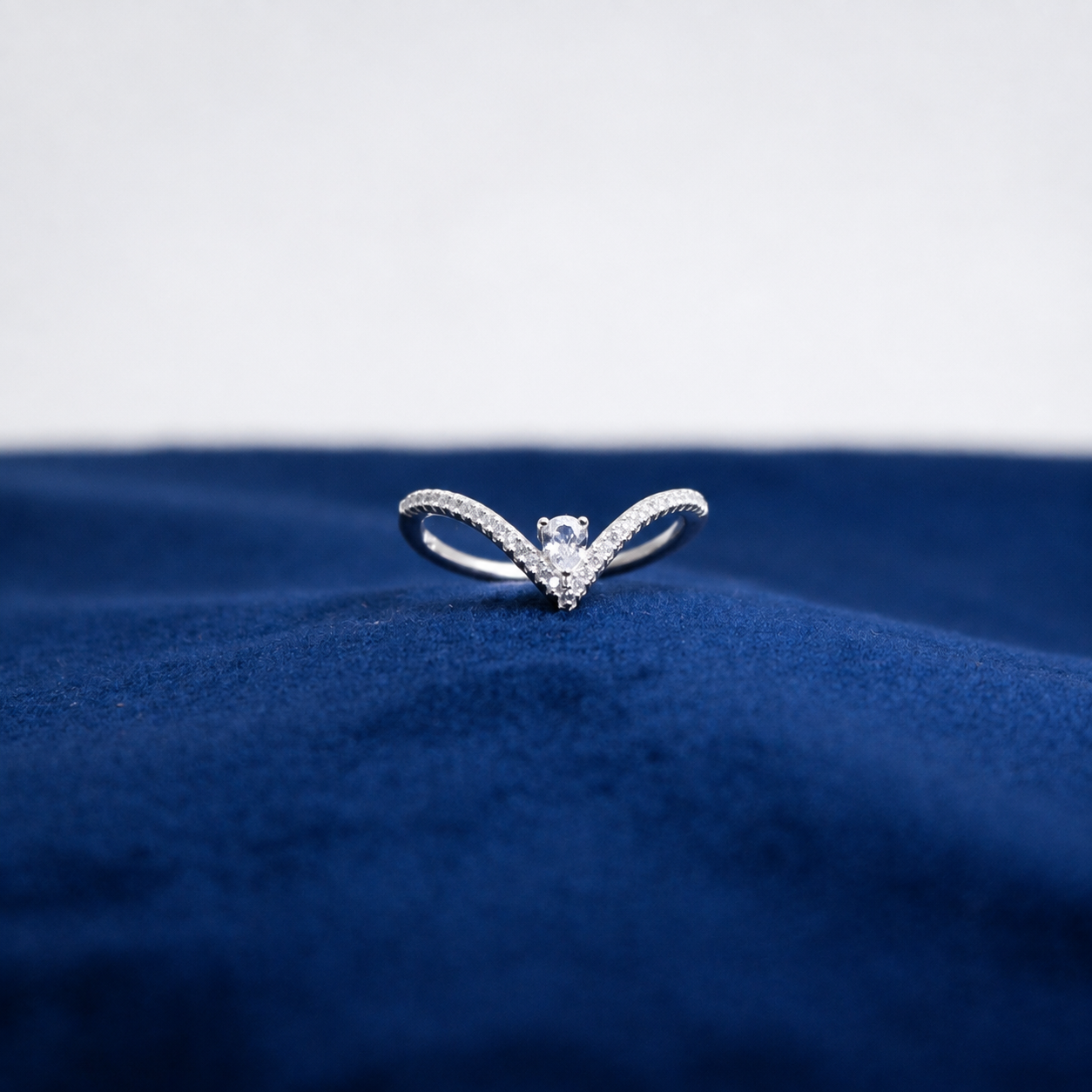 Silver Crossover Gleam Ring