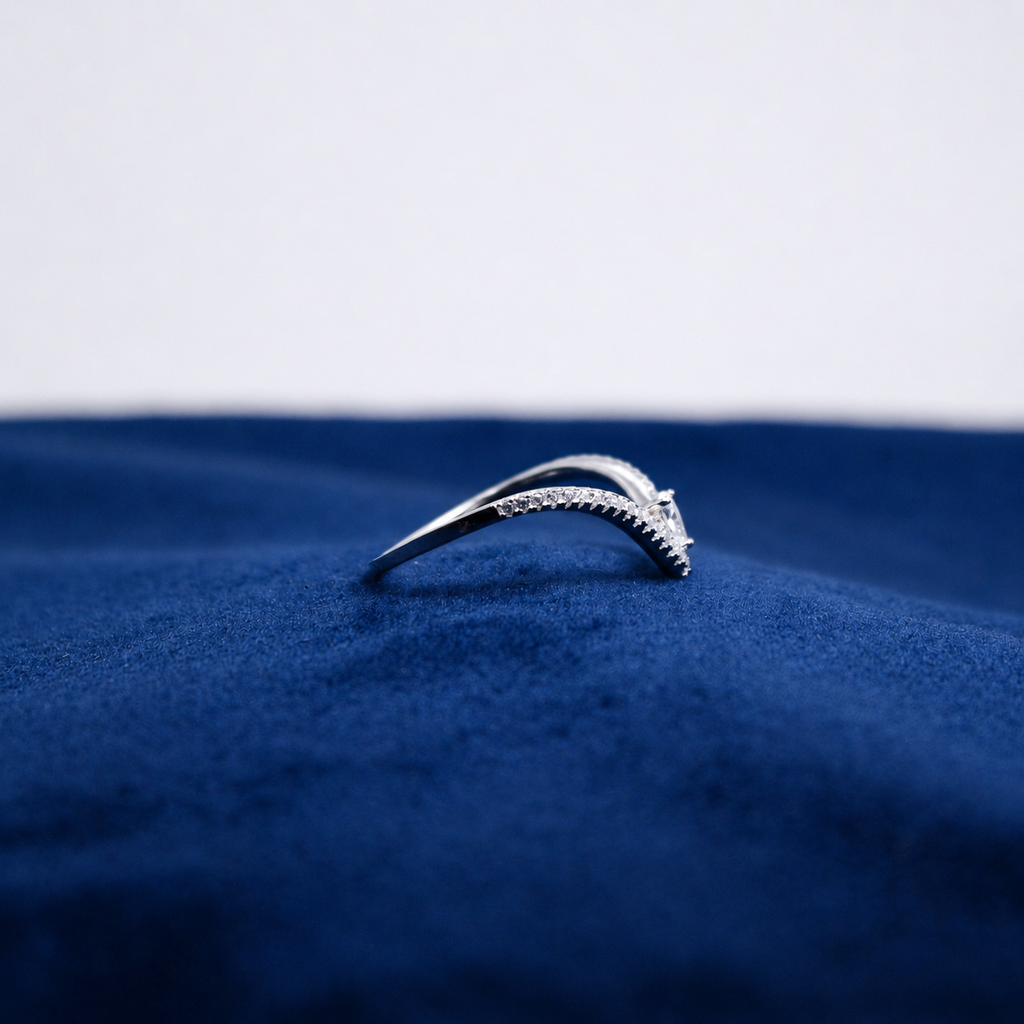 Silver Crossover Gleam Ring