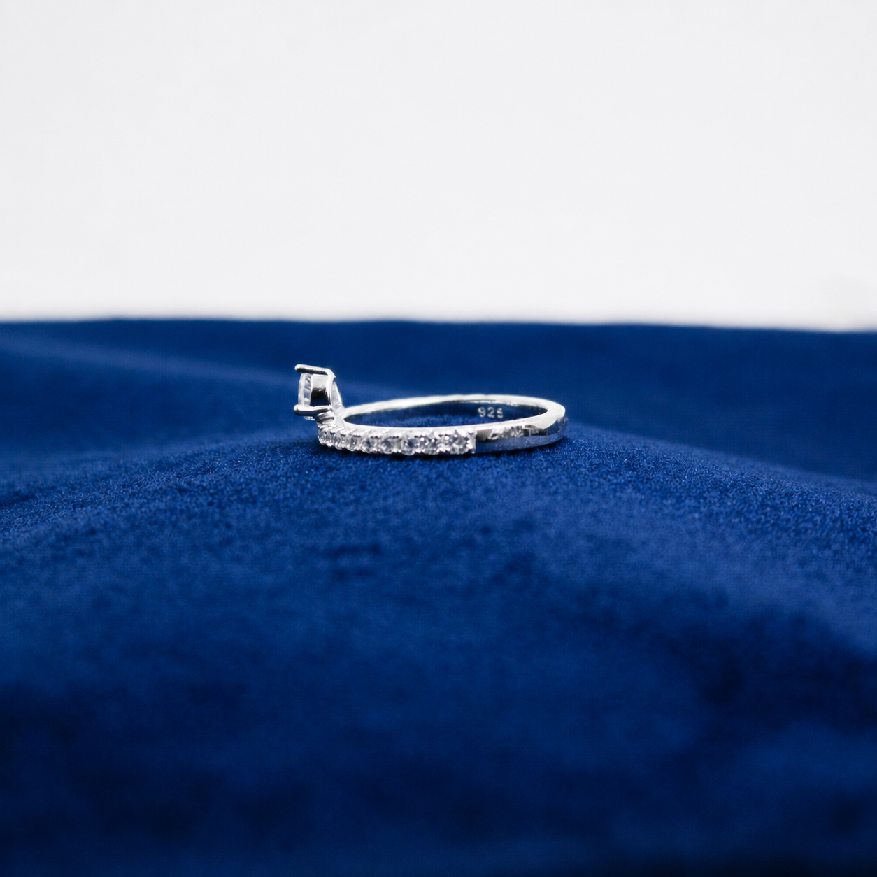 Silver Bellavie Bow Ring