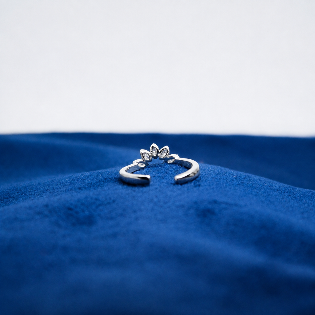 Silver Floral Radiance Toe Ring