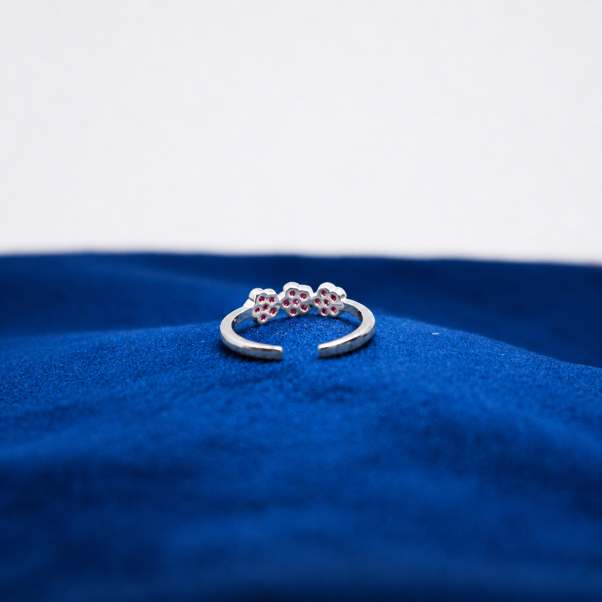 Silver Petal Grace Toe Ring