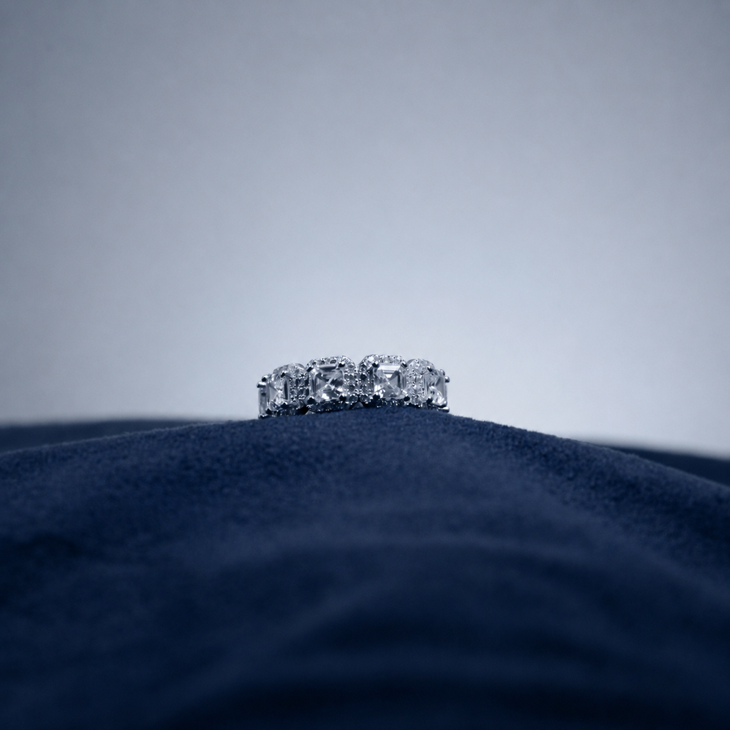 Silver Crystal Régence Ring