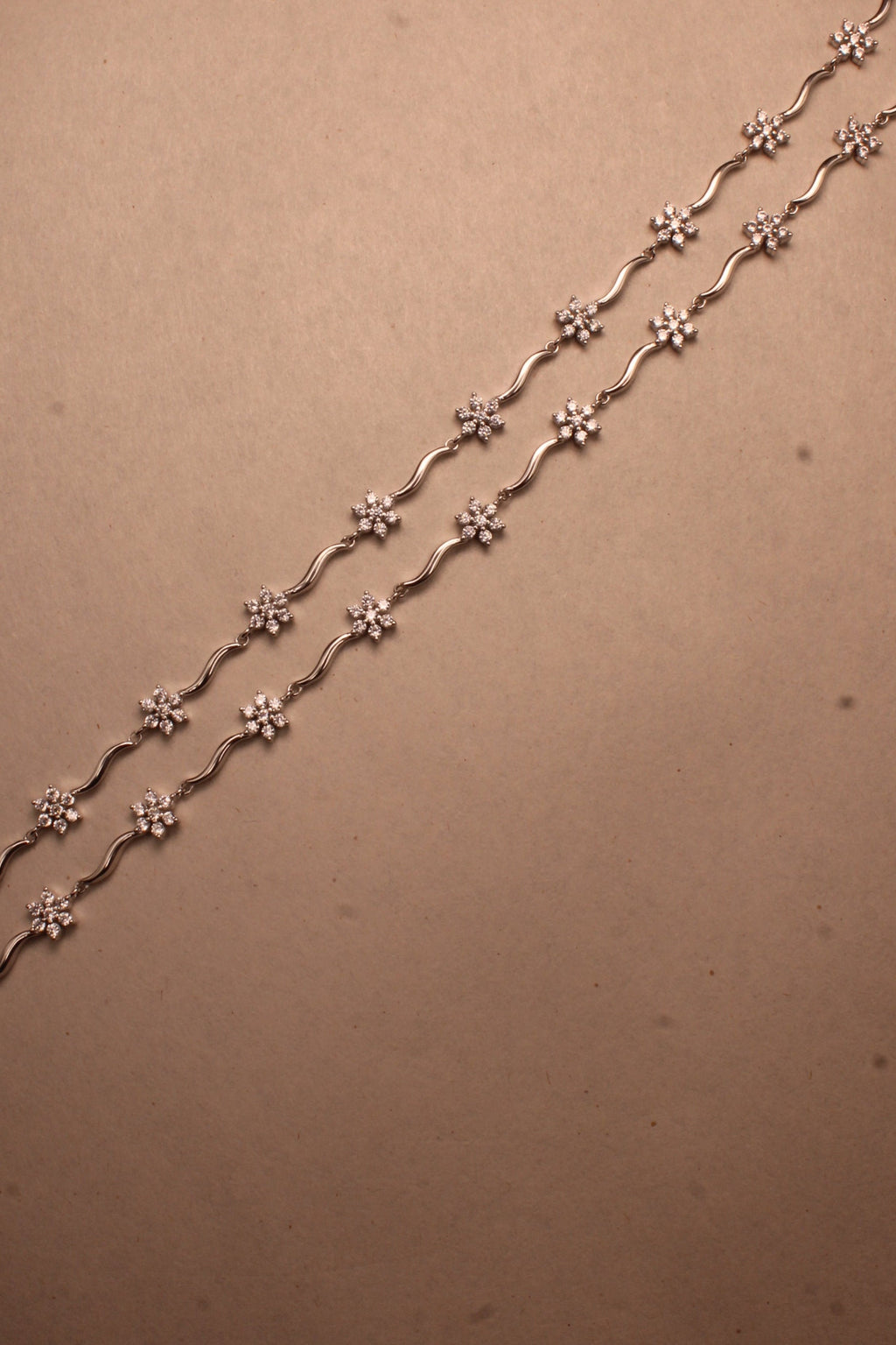 Silver Fiora Wavy Floral Anklet