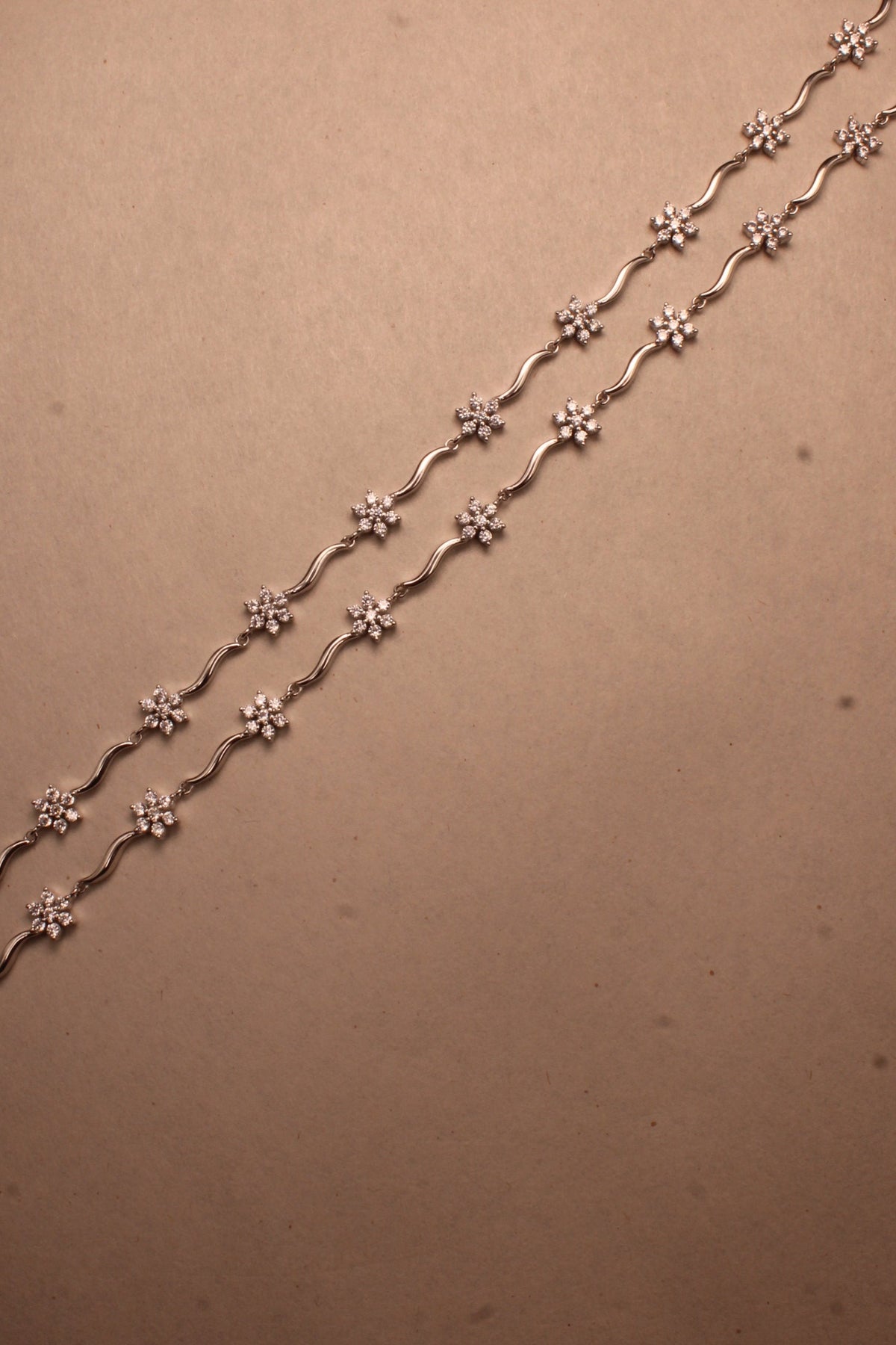 Silver Fiora Wavy Floral Anklet