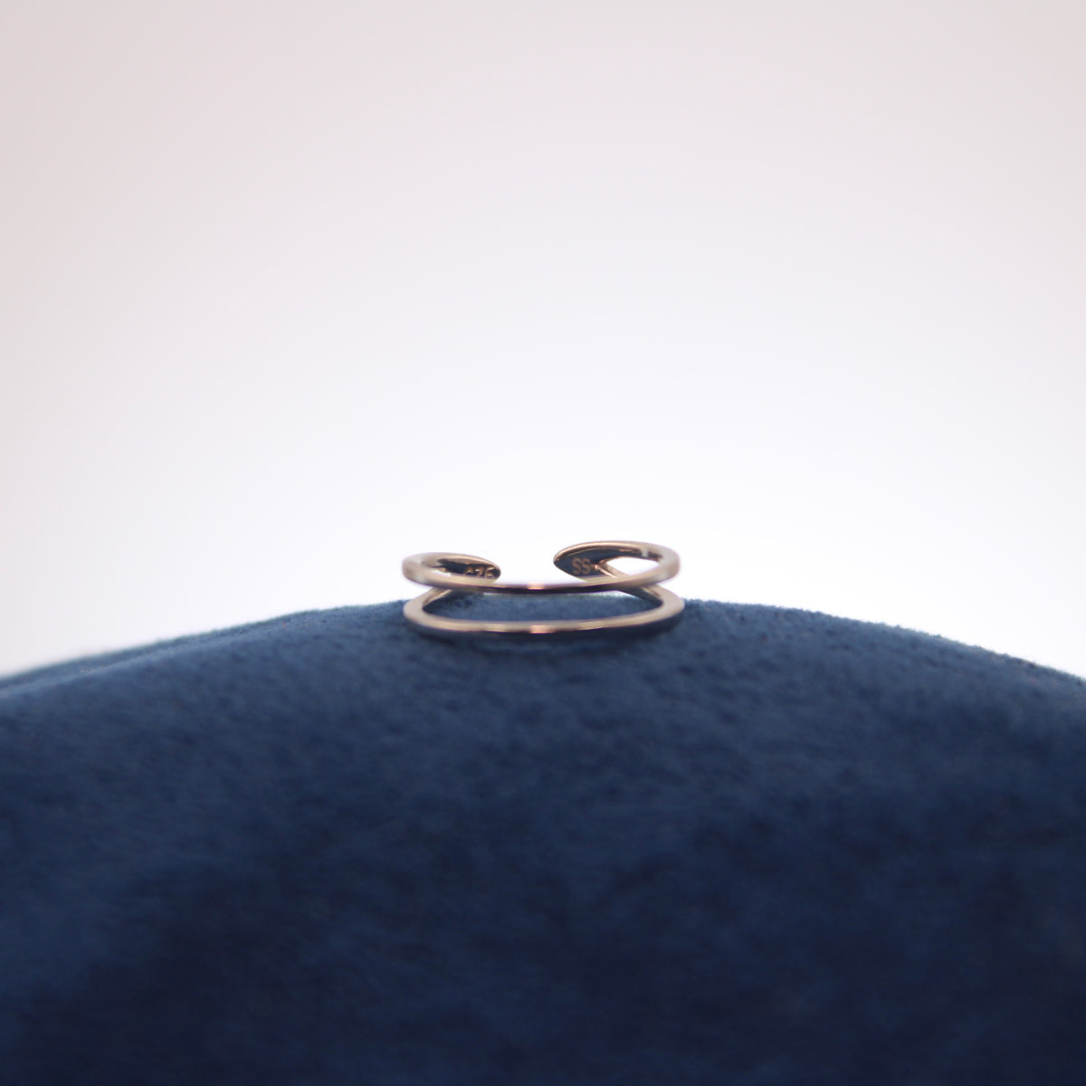 Elara Curved Multi-Band Toe Ring