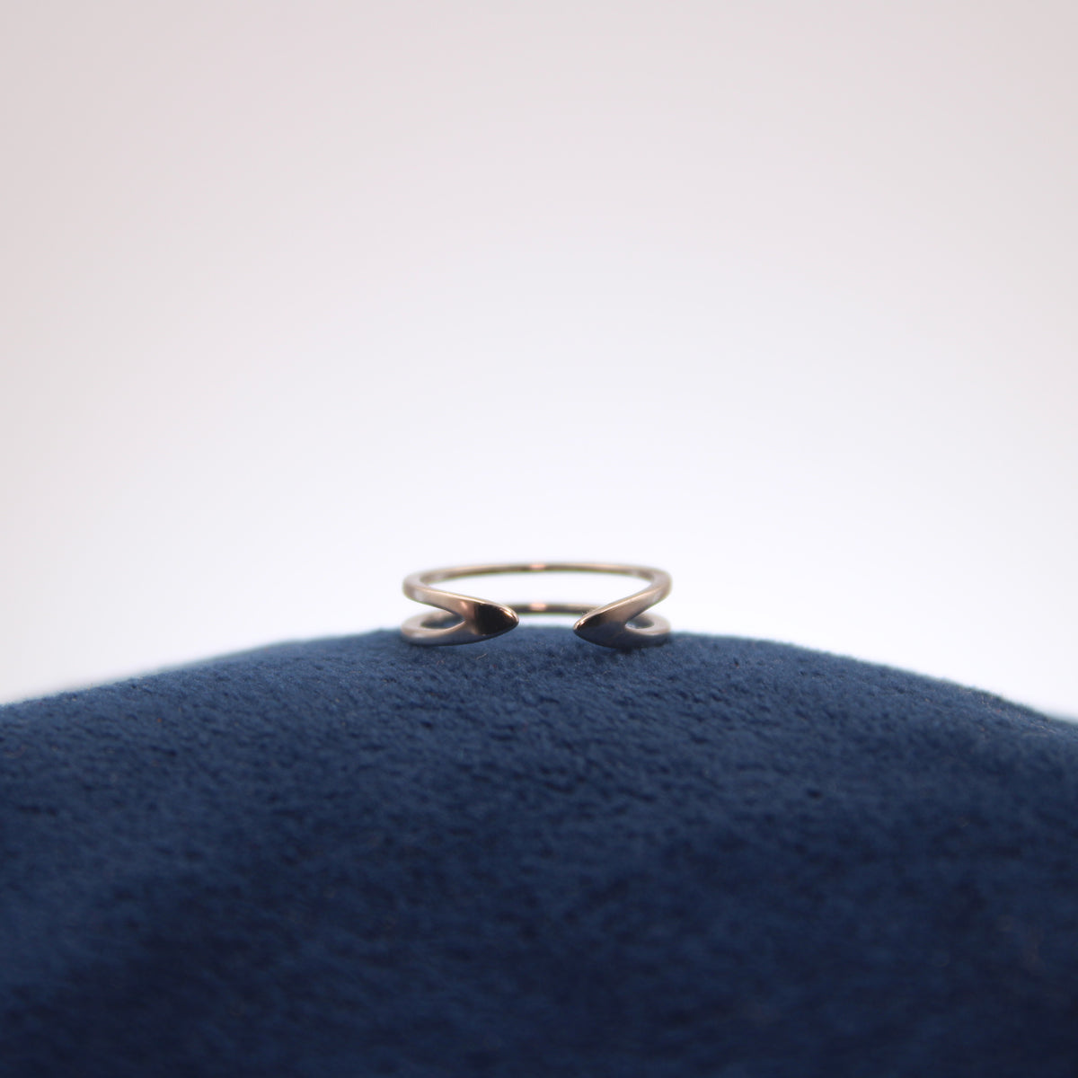 Elara Curved Multi-Band Toe Ring