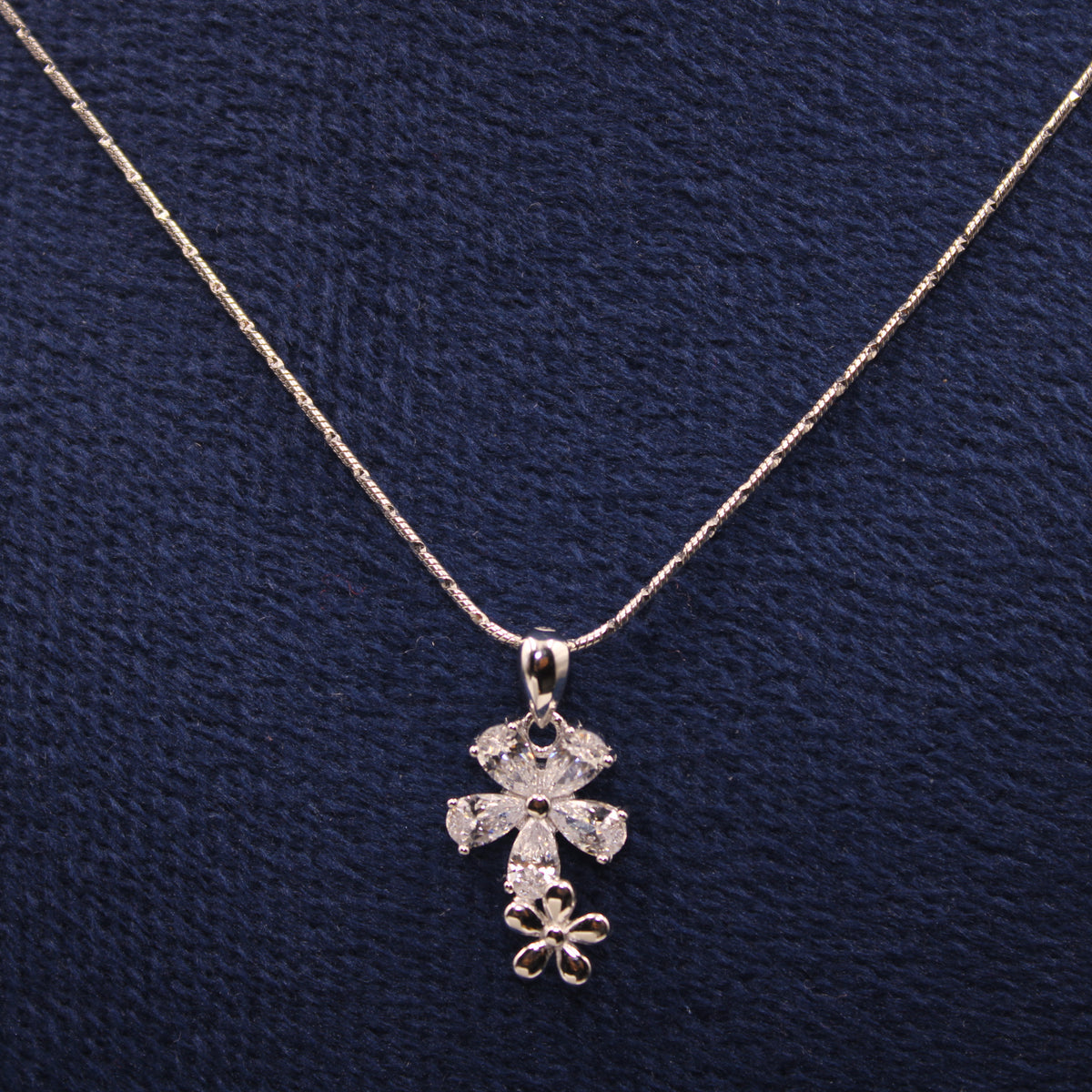 Fleuré Pendant Set
